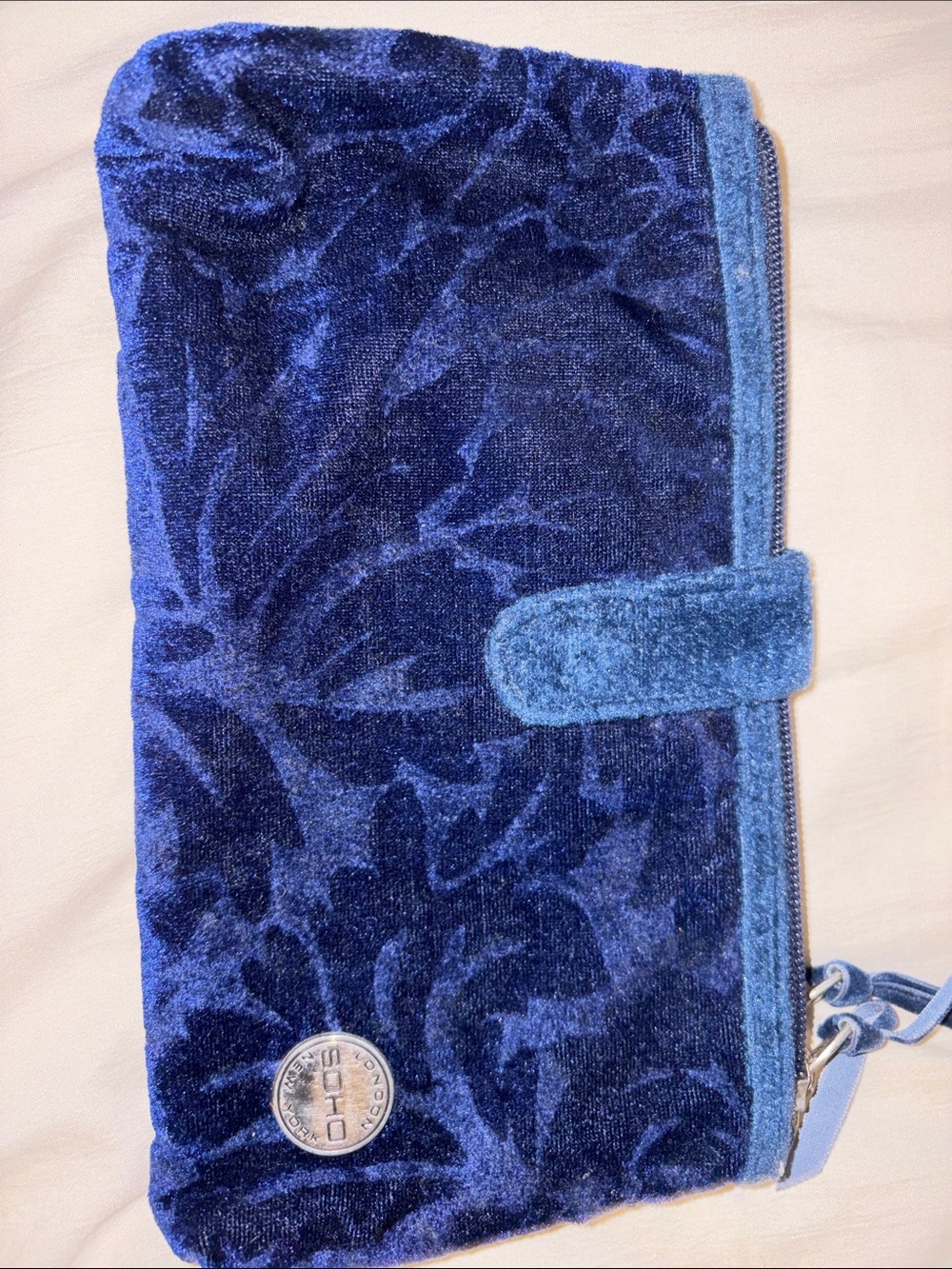 SOLD) (DONT BUY) Blue Velvet Wristlet Clutch
